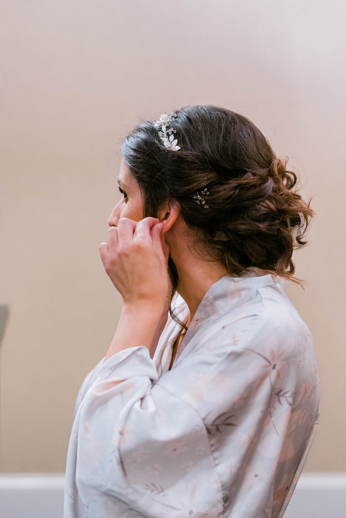 bride gets ready for her grandview wedding