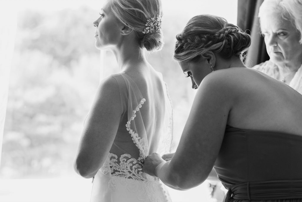 bride getting ready in hudson valley